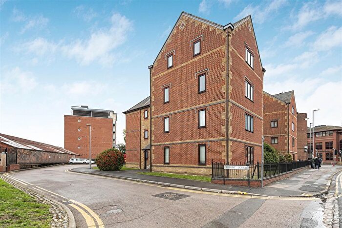 1 Bedroom Flat For Sale In Regent Court, Reading, RG1