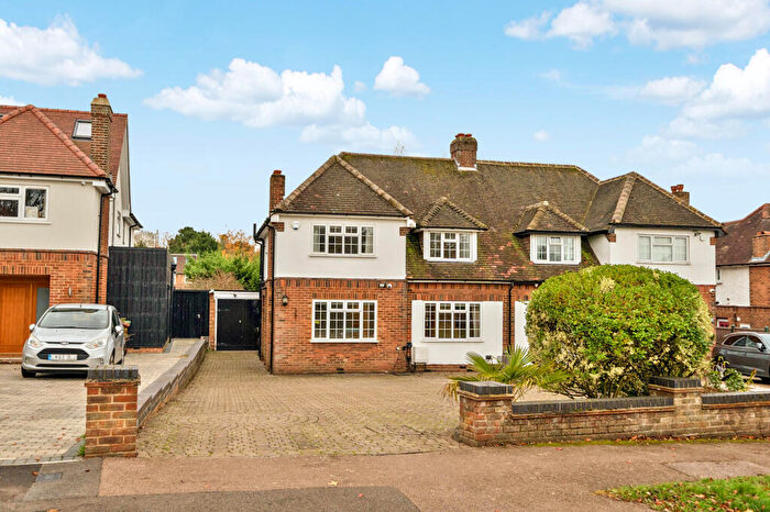 3 Bedroom Semi Detached House For Sale In Billy Lows Lane, Potters Bar, EN6