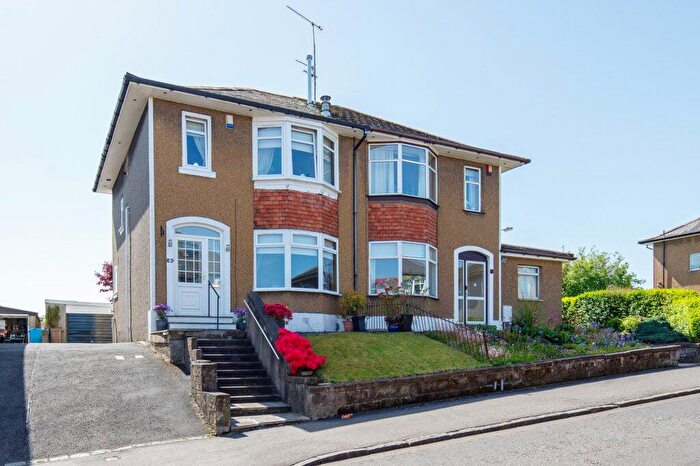3 Bedroom Semi-Detached Villa For Sale In Hillview Drive, Clarkston, G76