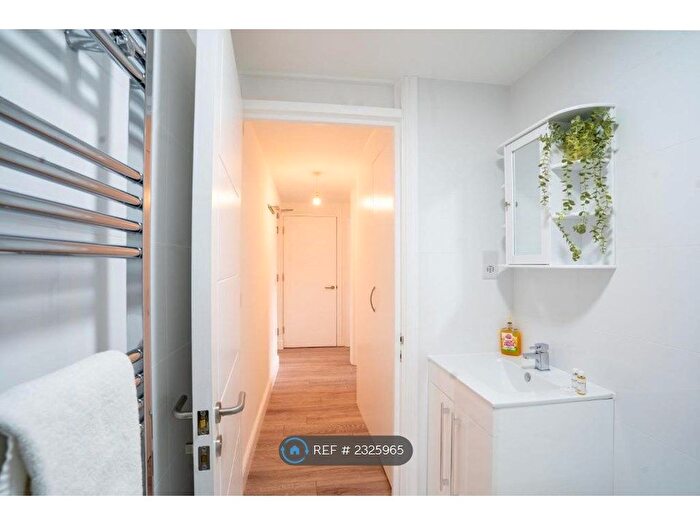 1 Bedroom Flat To Rent In Langland Road, Netherfield, Milton Keynes, MK6