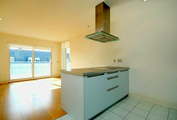 2 Bedroom Flat To Rent In Kew Riverside, Kew, Richmond, TW9
