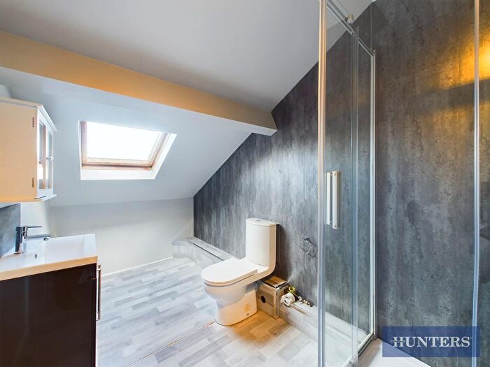 1 Bedroom Flat For Sale In Grosvenor Crescent, Scarborough, YO11