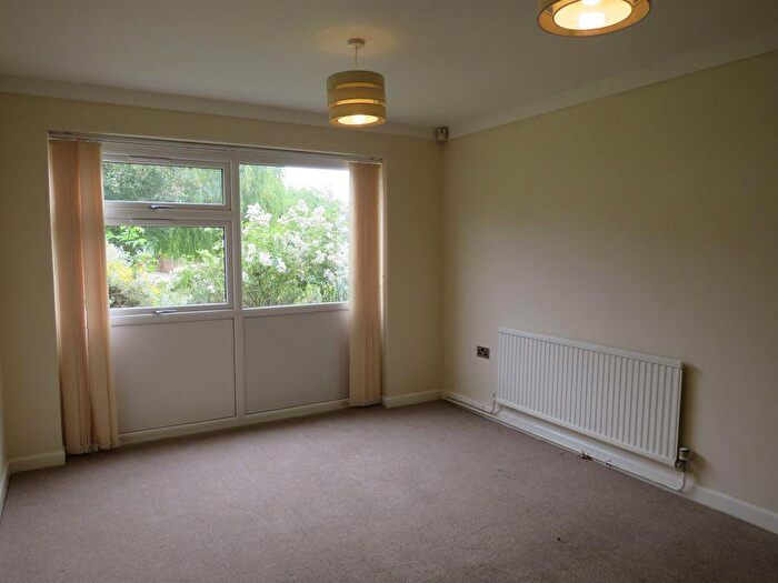 2 Bedroom Bungalow To Rent In Peel Walk, Harborne, Birmingham, B17