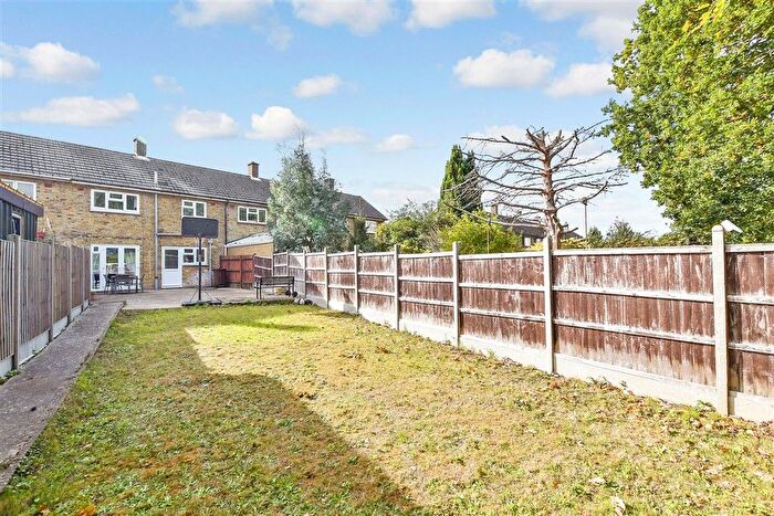 3 Bedroom Terraced House For Sale In Lancashire Road, Maidstone, Kent, ME15