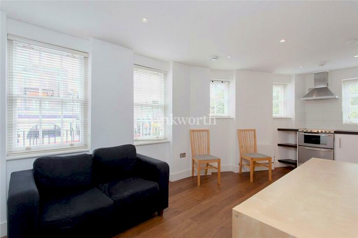 1 Bedroom Apartment To Rent In China Court, Golders Green Road, London, NW11