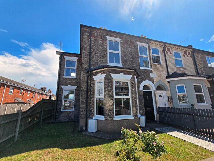 4 Bedroom End Of Terrace House For Sale In Lowestoft Road, Gorleston, NR31