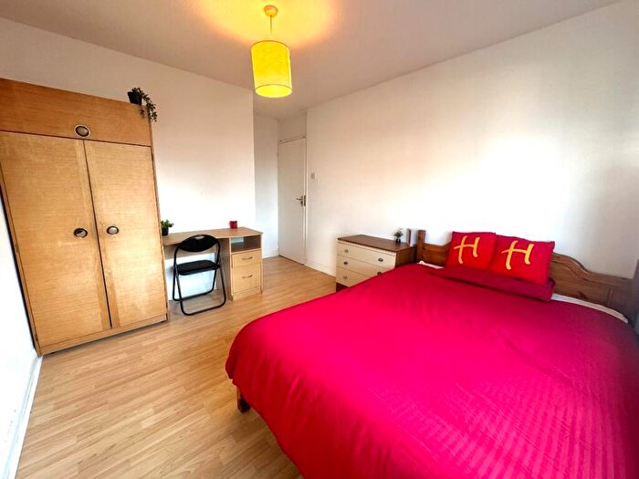 1 Bedroom Flat To Rent In Bed Student Home - Kemsing Gardens, CT2