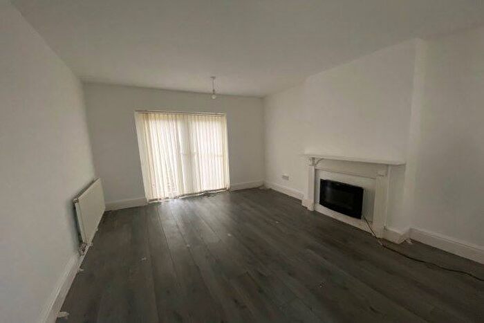 3 Bedroom Property To Rent In Ettingshall Road, Bilston, WV14