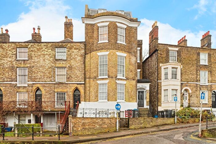 1 Bedroom Flat For Sale In London Road, Dover, CT17