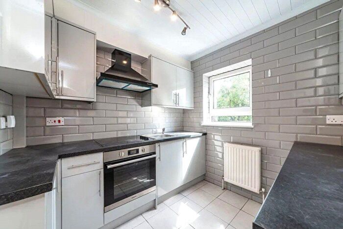 4 Bedroom Detached House To Rent In Normandy Avenue, Barnet, Barnet, EN5