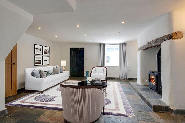 4 Bedroom End Of Terrace House For Sale In Saunton Road, Braunton, Devon, EX33