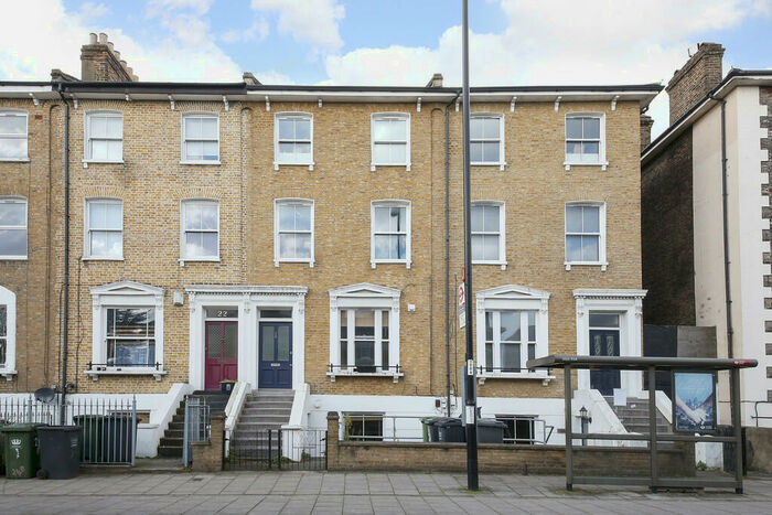 3 Bedroom Flat To Rent In Shardeloes Road, SE14
