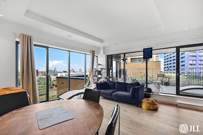 2 Bedroom Apartment For Sale In Lyell Street London, E14