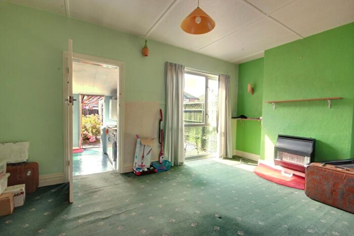 3 Bedroom Terraced House For Sale In Sutherland Avenue, Hull, HU6