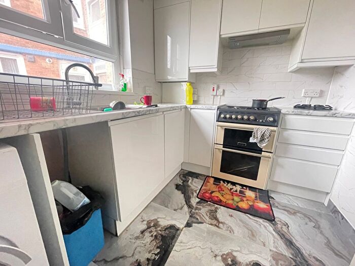 2 Bedroom Flat To Rent In Walton Road, London, E12