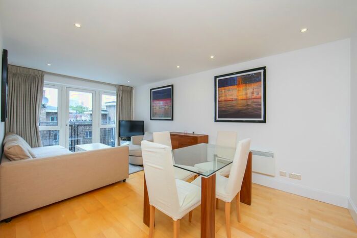 2 Bedroom Flat To Rent In Vauxhall Bridge Road, London, SW1V