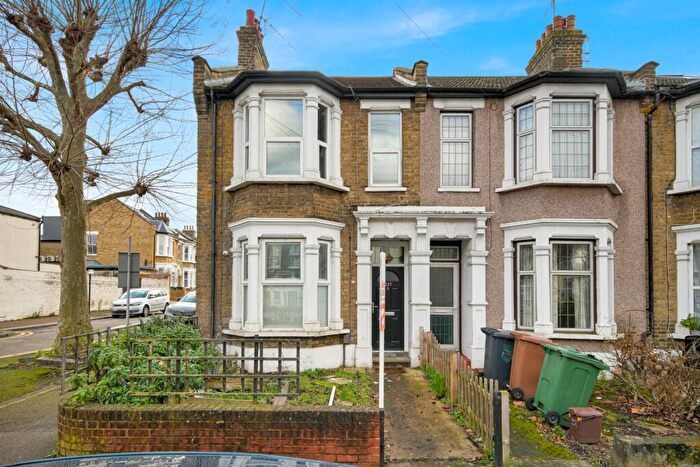 1 Bedroom Flat For Sale In Capworth Street, Leyton, E10
