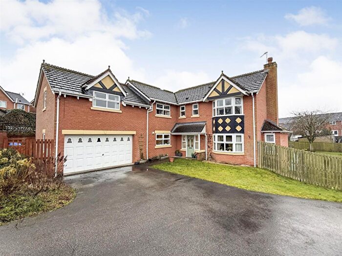 6 Bedroom Detached House For Sale In Hillcrest, Ellesmere, SY12