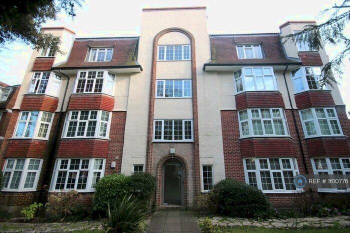 4 Bedroom Flat To Rent In Pine Mansions, Bournemouth, BH1