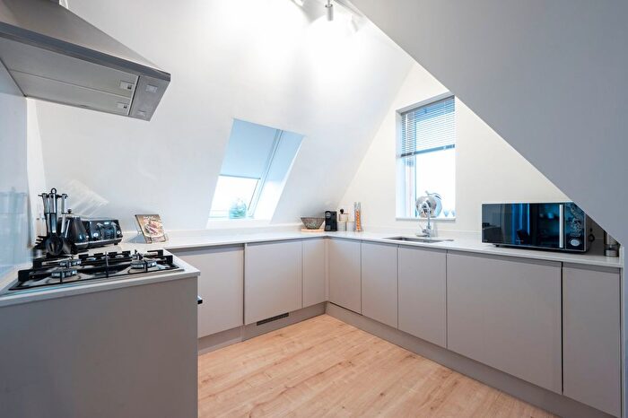 2 Bedroom Flat For Sale In High Street, Walton-On-Thames, KT12