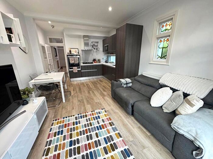 2 Bedroom Apartment To Rent In Birkbeck Road, Mill Hill, London, NW7