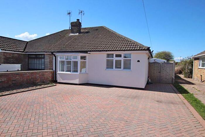 2 Bedroom Semi-Detached Bungalow For Sale In Holton Mount, Holton Le Clay, DN36