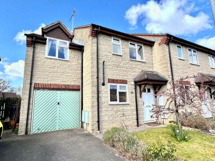 3 Bedroom Terraced House To Rent In Duncan Street, Calne, SN11