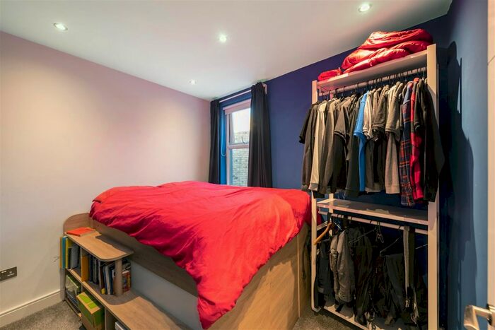 1 Bedroom Flat For Sale In Lumley Road, Horley, RH6