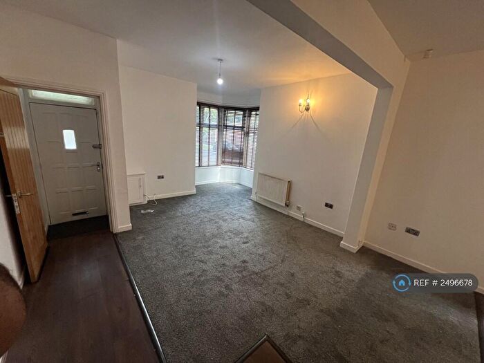 3 Bedroom Terraced House To Rent In Russell Street, Manchester, M16