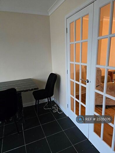 3 Bedroom Semi-Detached House To Rent In Somerfield Walk, Leicester, LE4