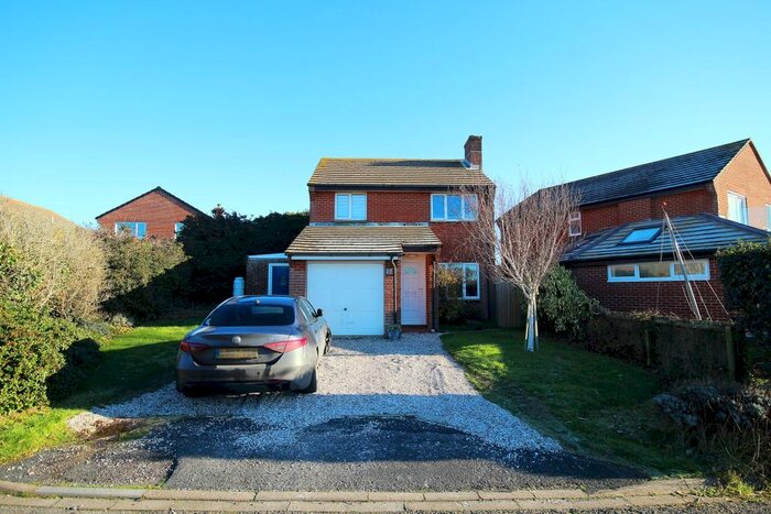 3 Bedroom Detached House To Rent In Milford On Sea, Lymington, Hampshire, SO41