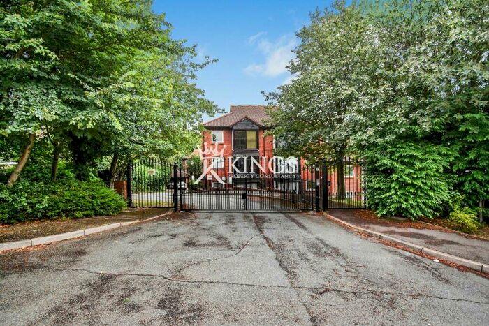 2 Bedroom Flat To Rent In Tummons Gardens, London, SE25