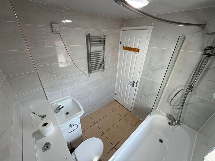 1 Bedroom Town House To Rent In Burnell Walk, London, SE1