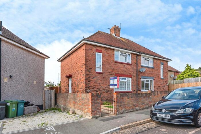 3 Bedroom Semi-Detached House For Sale In Tunstall Road, Portsmouth, Hampshire, PO6