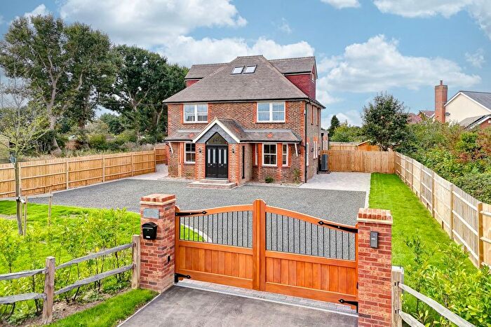 5 Bedroom Detached House For Sale In Park Road, Hellingly, BN27