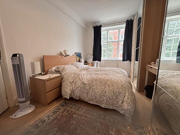 1 Bedroom Apartment To Rent In Grove End Road, London, NW8