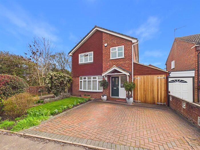 4 Bedroom Detached House For Sale In Rowland Way, Hartwell, Aylesbury, HP19