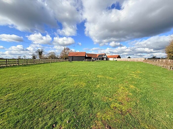 5 Bedroom Barn Conversion For Sale In Watton Road, Hingham, NR9