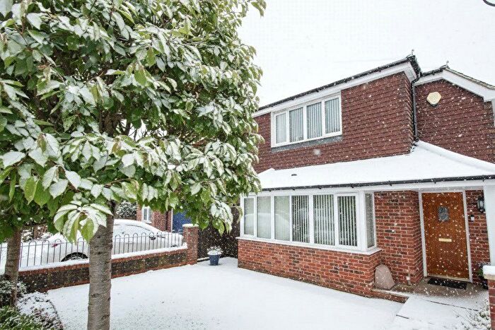 3 Bedroom Detached House For Sale In Williamson Close, Mortimer Common, Reading, Berkshire, RG7