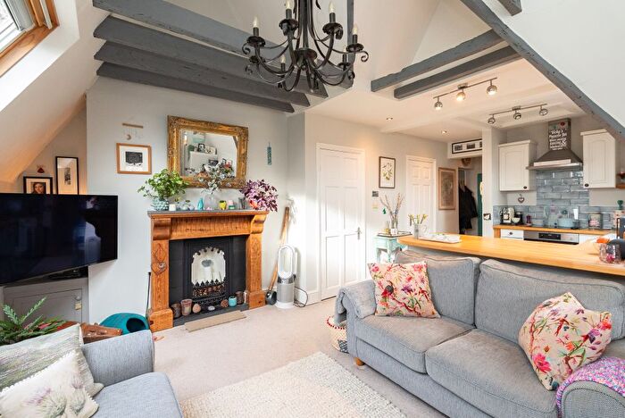 1 Bedroom Flat For Sale In Boxhurst, Old Reigate Road, RH4