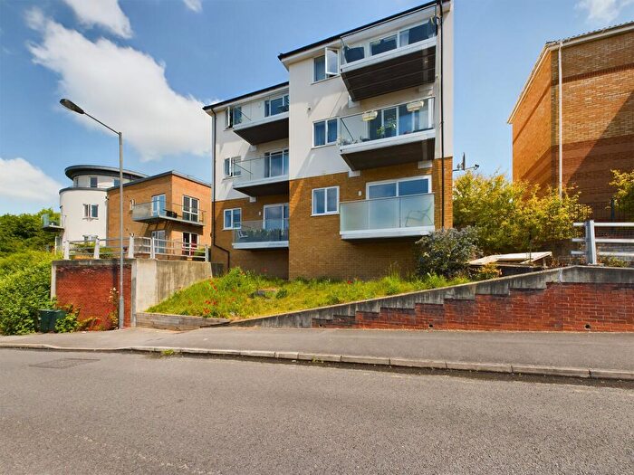 2 Bedroom Apartment For Sale In Jem House, Grove Gardens, HP13