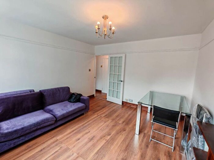 1 Bedroom Flat To Rent In Lewisham Hill, Lewisham, SE13