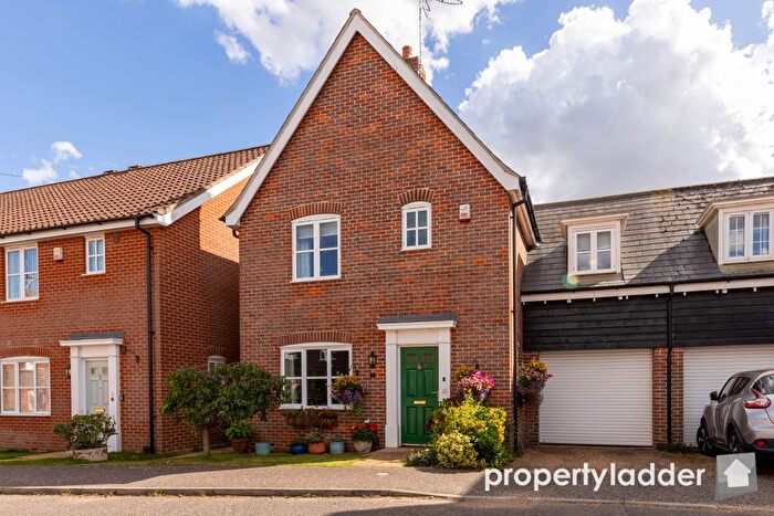 3 Bedroom Link Detached House For Sale In Robert Norgate Close, Horstead, Norwich, NR12