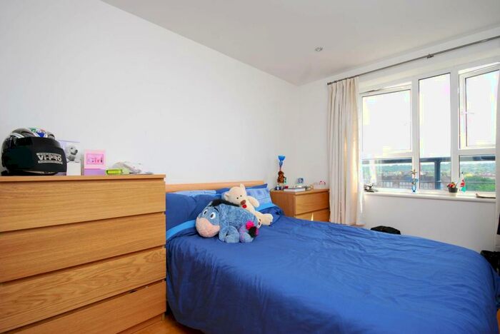 1 Bedroom Flat To Rent In Seven Kings Way, Kingston, Kingston Upon Thames, KT2