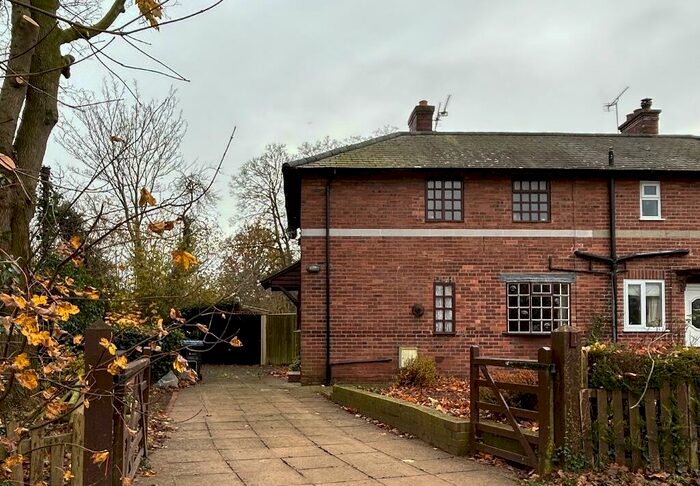 3 Bedroom Semi-Detached House For Sale In The Avenue, Great Barrow, CH3