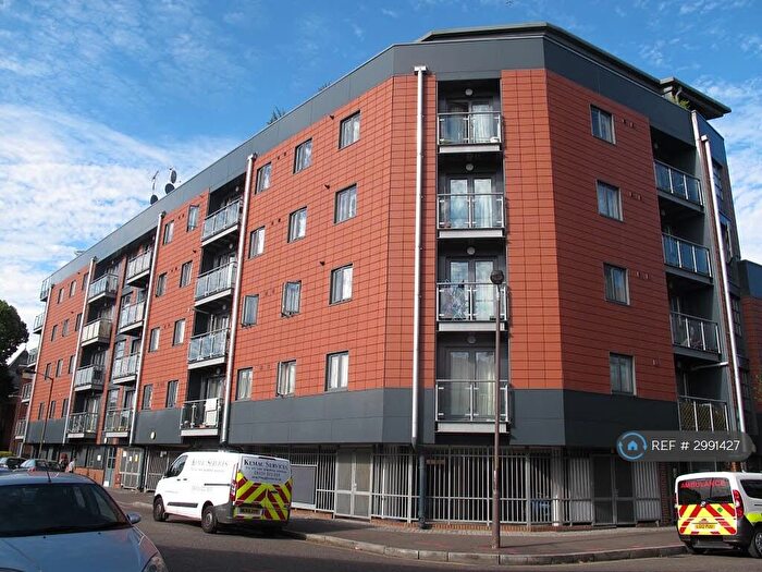 2 Bedroom Flat To Rent In Batwa House, London, SE16