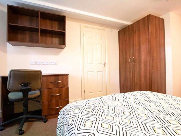 Apartment To Rent In Apt C, Springfield Mount #, LS2