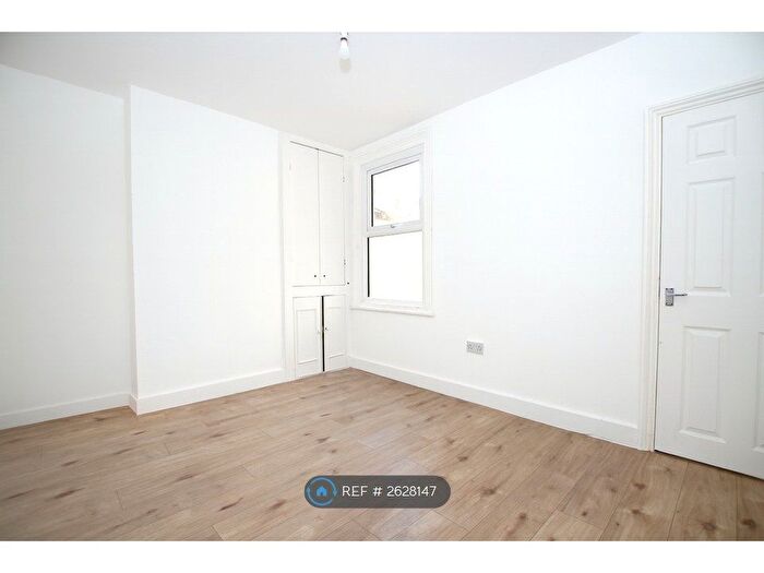 2 Bedroom Terraced House To Rent In Edinburgh Road, Chatham, ME4