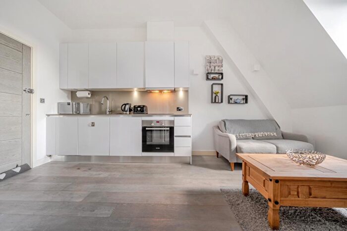 1 Bedroom Flat For Sale In Verona Apartments, , Slough, SL1