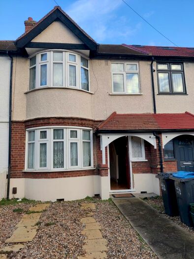 6 Bedroom Detached House To Rent In Edenvale Road, Mitcham, CR4